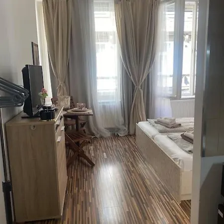شقة Old Town Benediktska 6 *