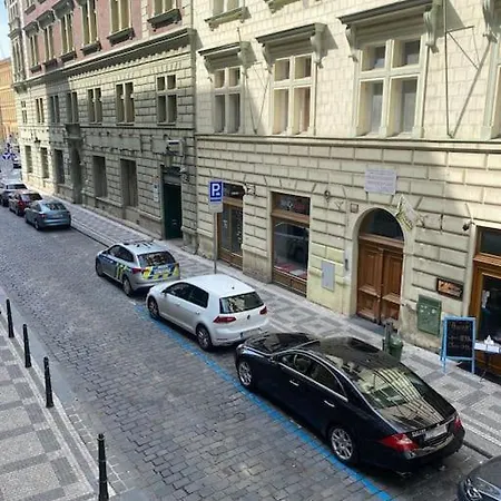 Old Town Benediktska 6 Апартаменты *